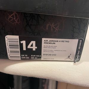 Mens Jordan Retro 4 Pinnacle. Size 14. Used.